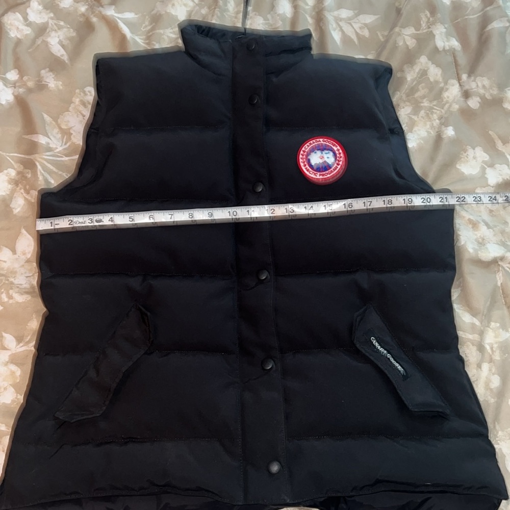 Canada Goose Black Puffer Vest Size XL - Picture 7 of 11